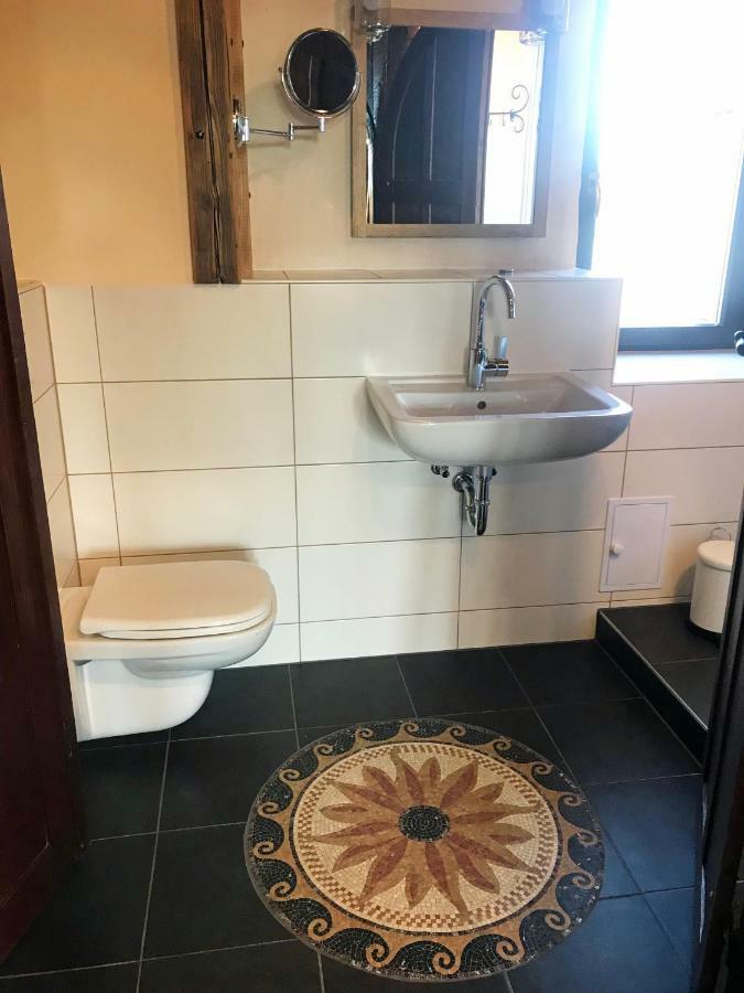 Ferienwohnung Wachstube Mit 3 Schlafraeumen Im Rittergut Leppersdorf Wachau ภายนอก รูปภาพ
